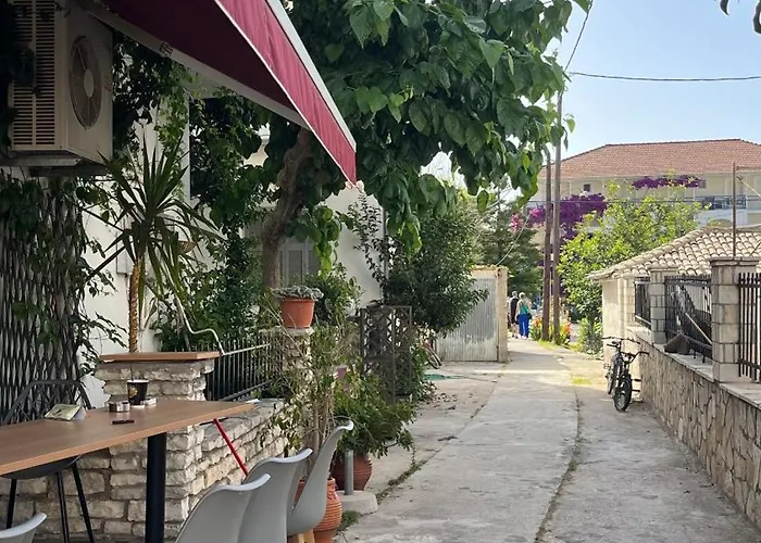 Theros Νυδρί